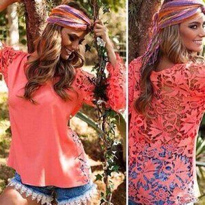 NWOT Women's Top W-18 1/2" L-24" Never Worn Floral Pattern